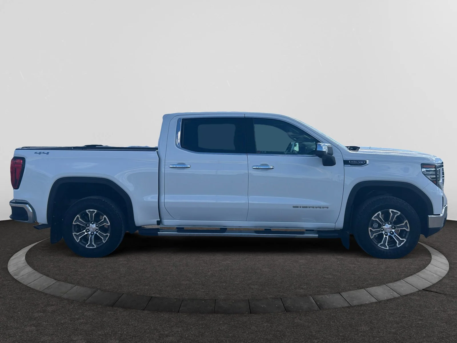 Used 2023 Summit White GMC SLT Crew Cab image 6
