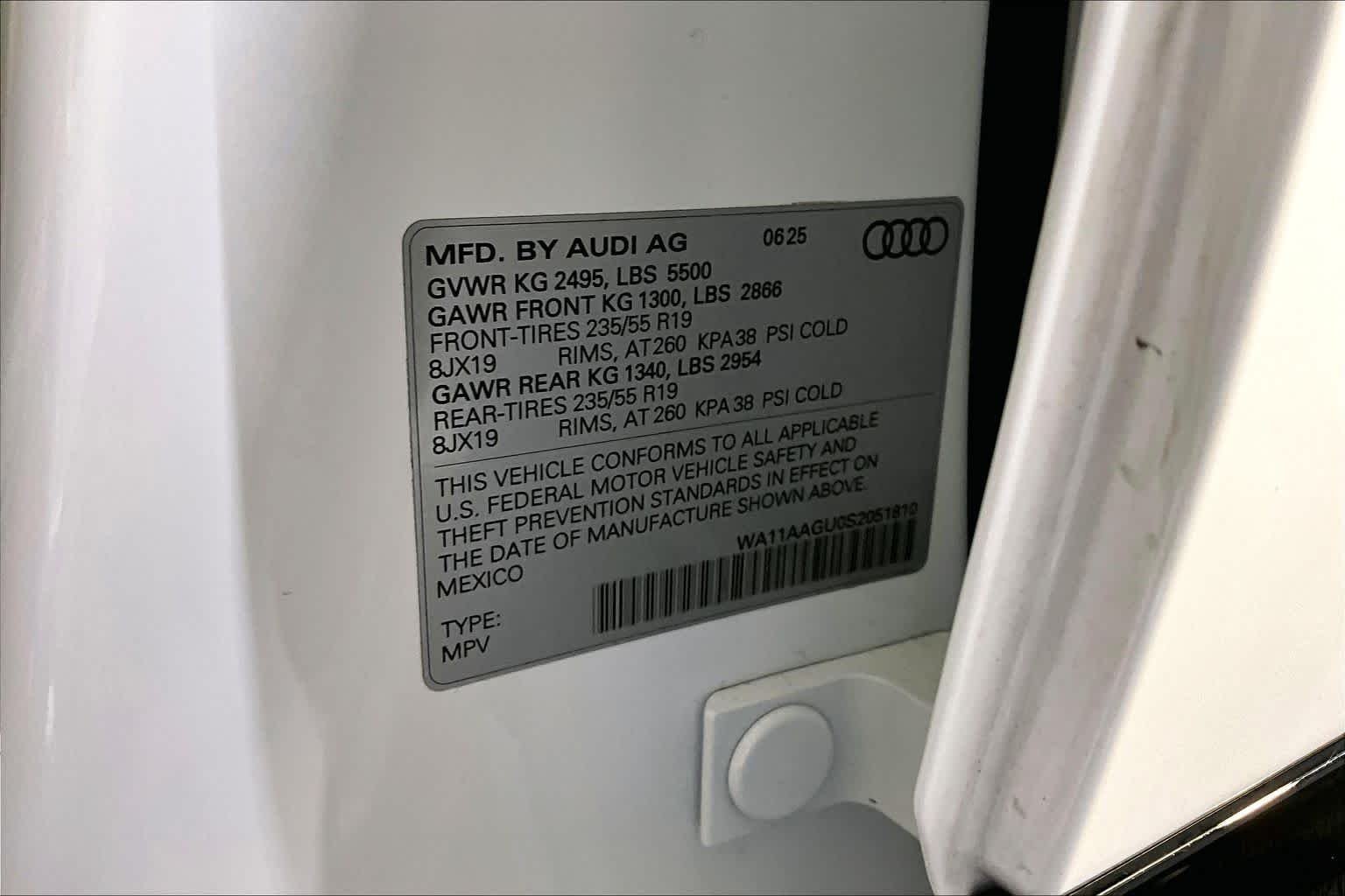 Used 2025 Arkona White Audi Premium image 34