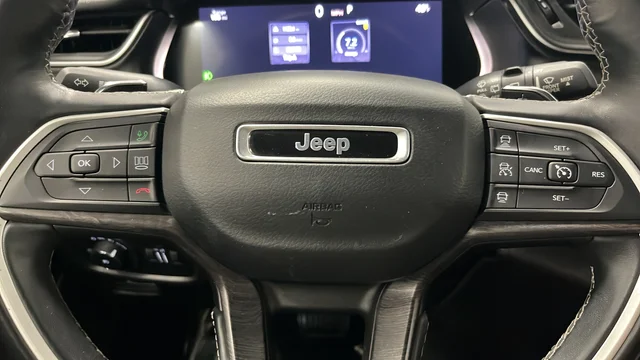 Used 2021 Diamond Black Jeep Limited image 15