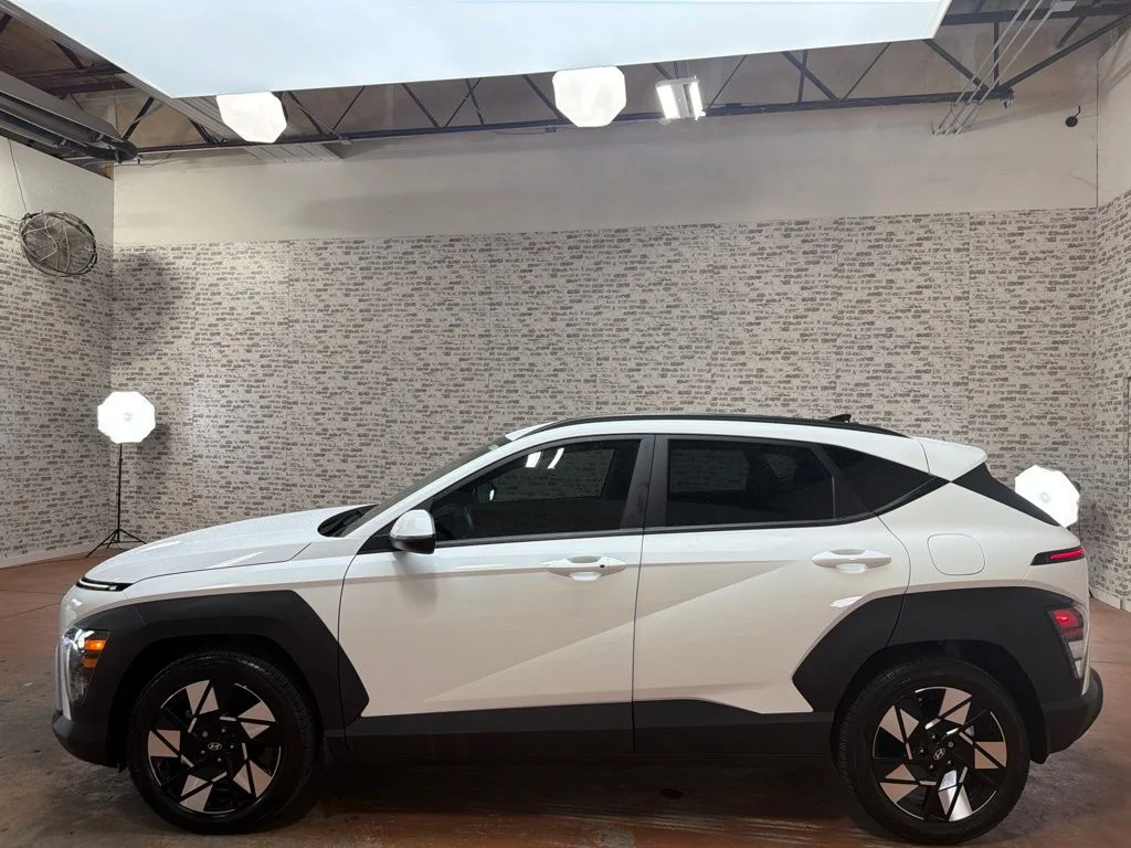 Used 2025 Atlas White Hyundai SEL image 4