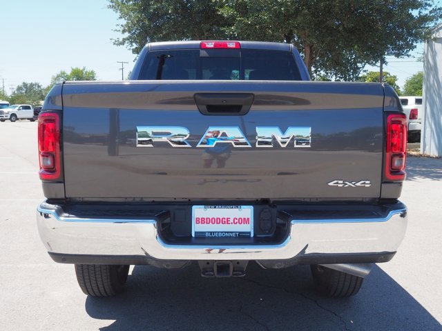Used 2025 Granite Crystal Metallic Clearcoat Ram Tradesman image 7