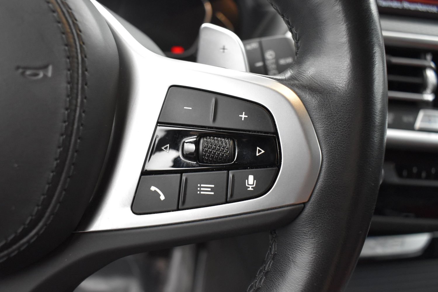 Used 2022 Alpine White BMW xDrive30i image 6