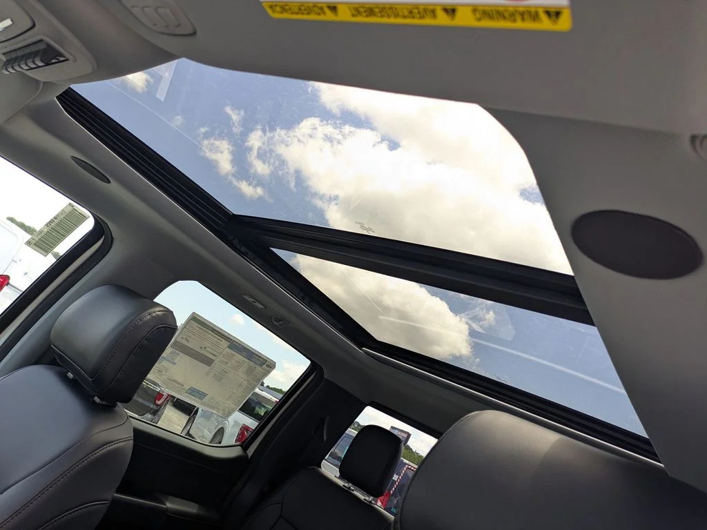 New 2026 Star White Metallic Tri-Coat Ford Lariat image 23