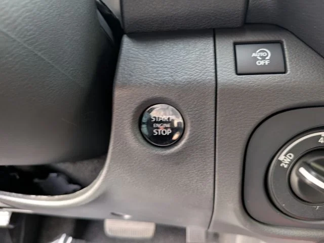 New 2027 Alpine Metallic Nissan Crew Cab PRO-4X® image 20