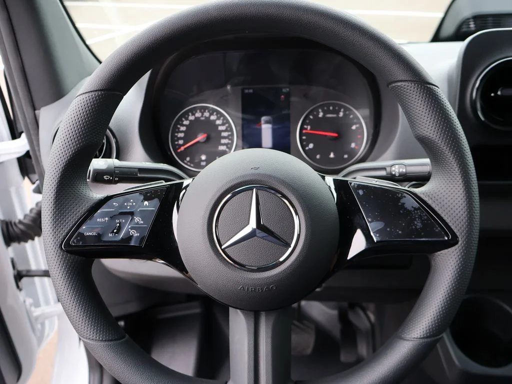 New 2026  Mercedes-Benz Cargo 144 WB image 34