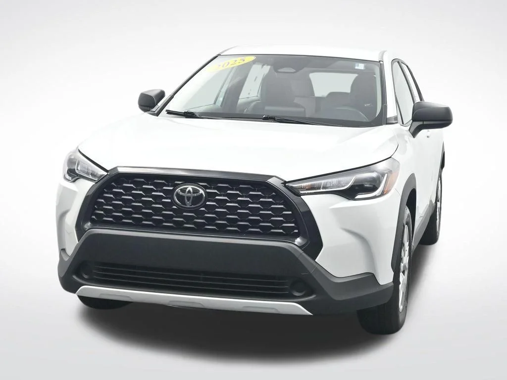 Used 2025 Beige Toyota L image 2