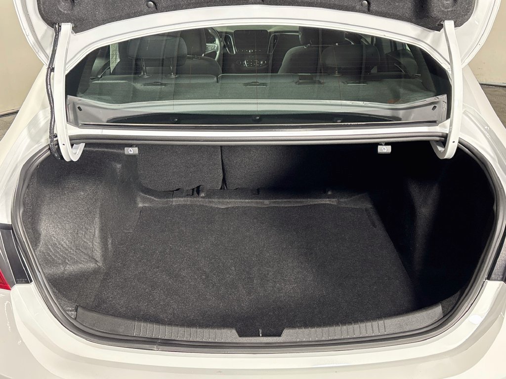 Used 2025 Summit White Chevrolet LT image 20