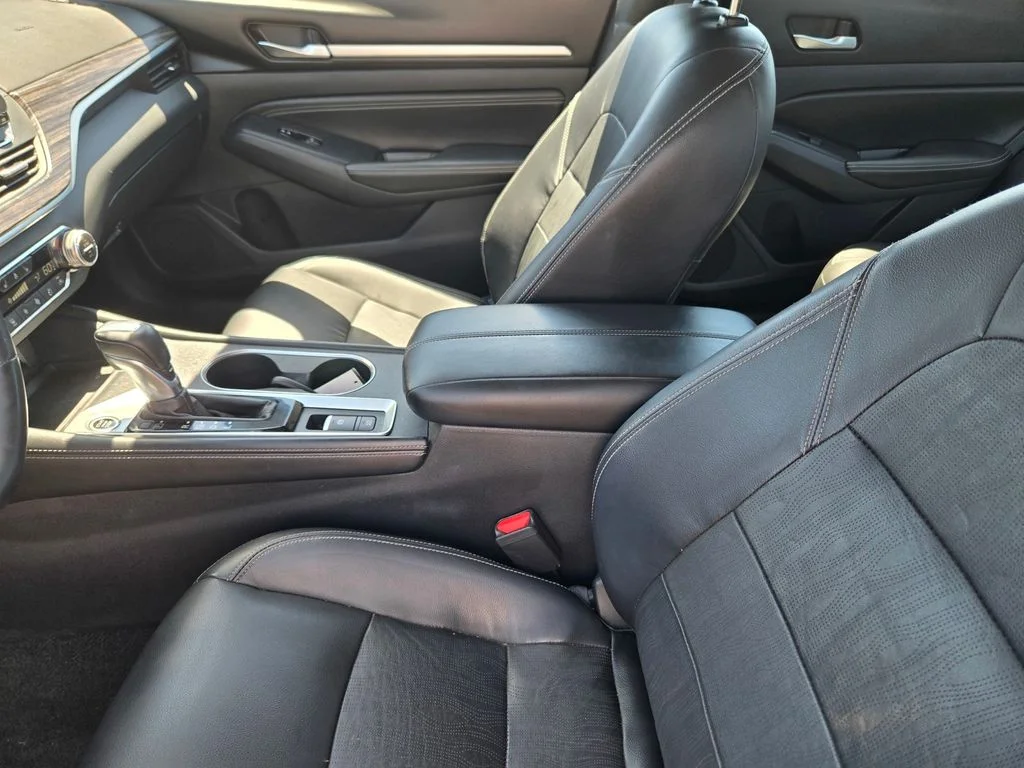 Used 2019 Black Nissan 2.5 SL image 12