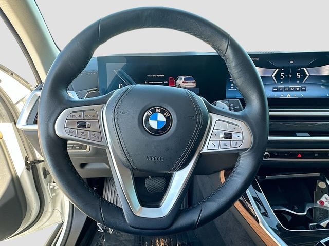 Used 2026 White BMW xDrive40i image 10