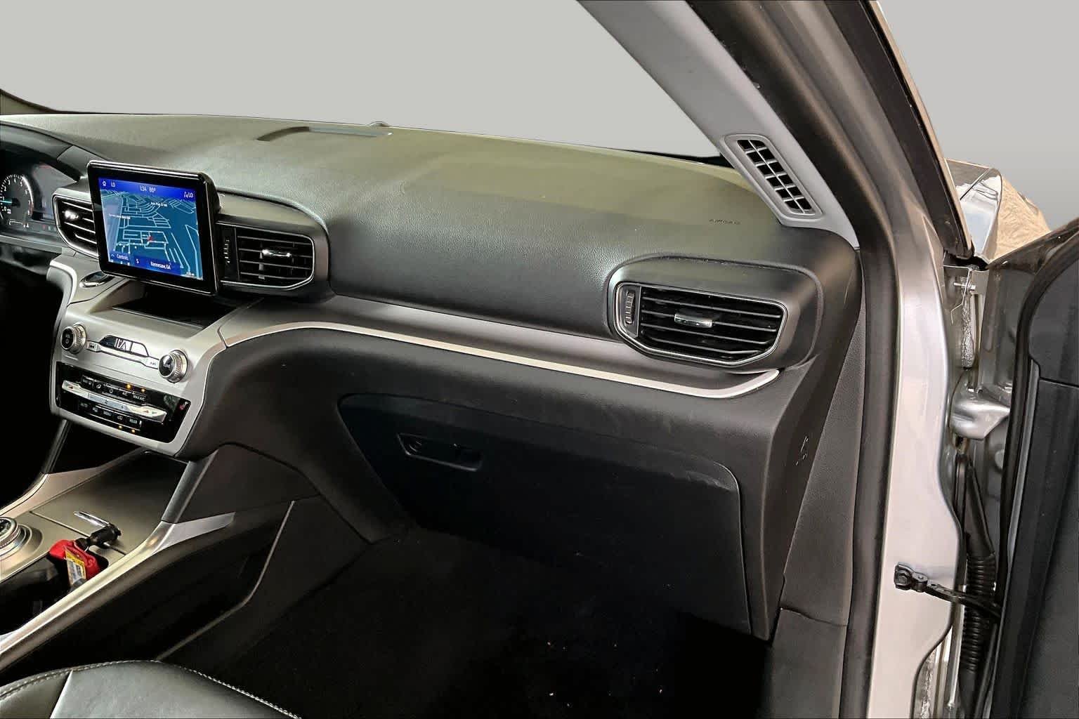 Used 2022 Iconic Silver Ford XLT image 19
