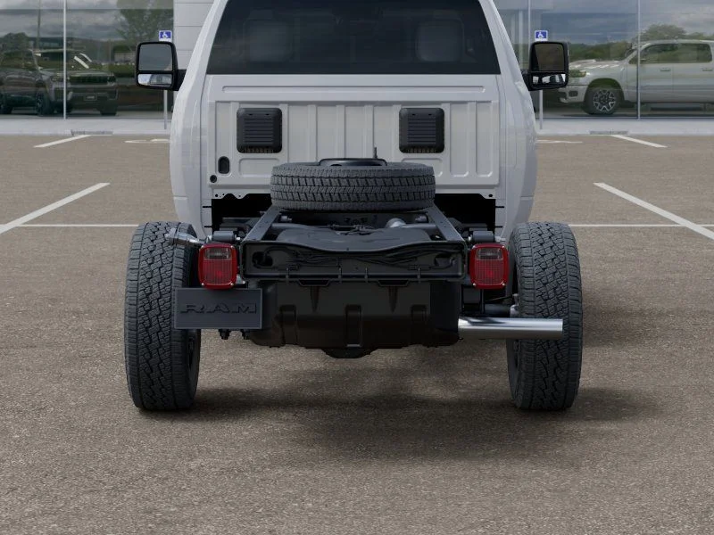 2025 RAM 3500 Chassis Tradesman - Photo 13