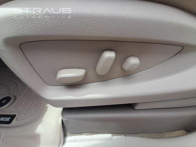Used 2018  GMC  image 40