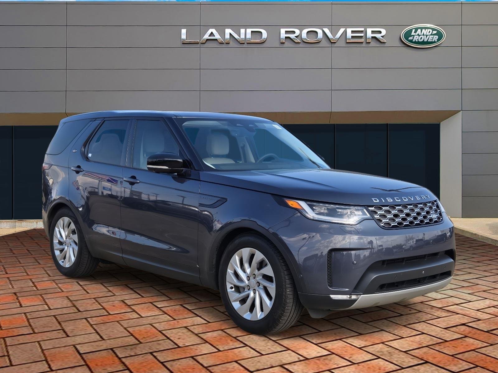 Used 2025 Varesine Blue Metallic Land Rover S image 3