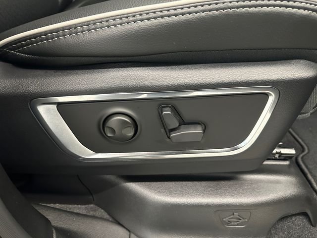 New 2026 Serrano-Green Metallic Exterior Paint RAM Laramie image 29