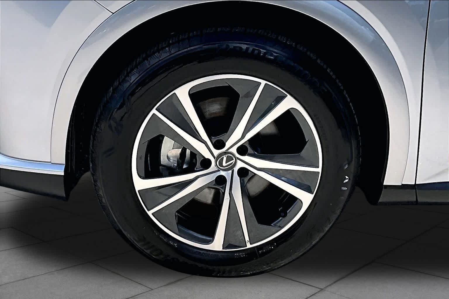 Used 2023 Iridium Lexus Premium image 11