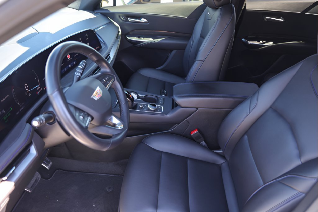 Certified Used 2025 Crystal White Tricoat Cadillac Sport image 9
