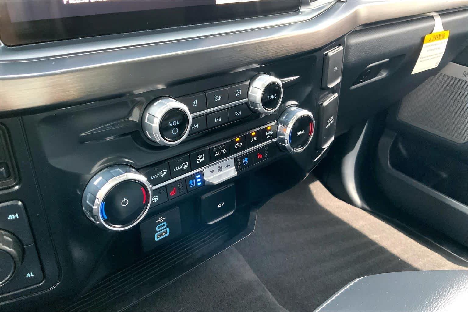 Used 2024 Oxford White Ford LARIAT image 34