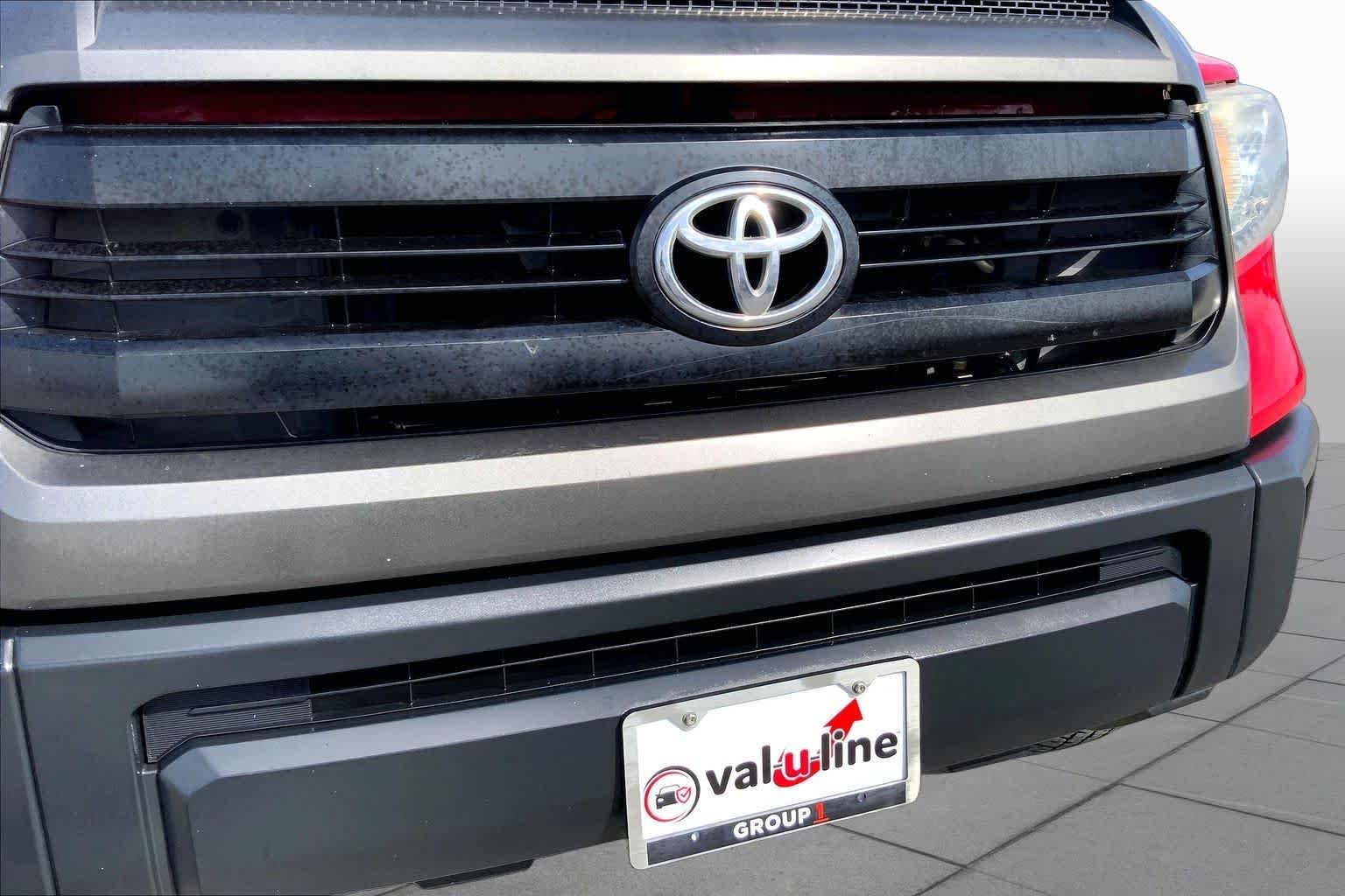 Used 2014 Radiant Red Toyota SR image 29