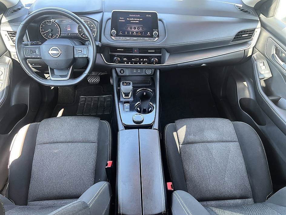 Used 2025 Everest White Pearl Nissan SV image 18
