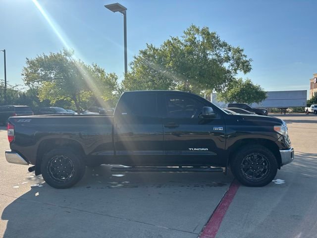 Used 2014 Black Toyota SR5 image 4