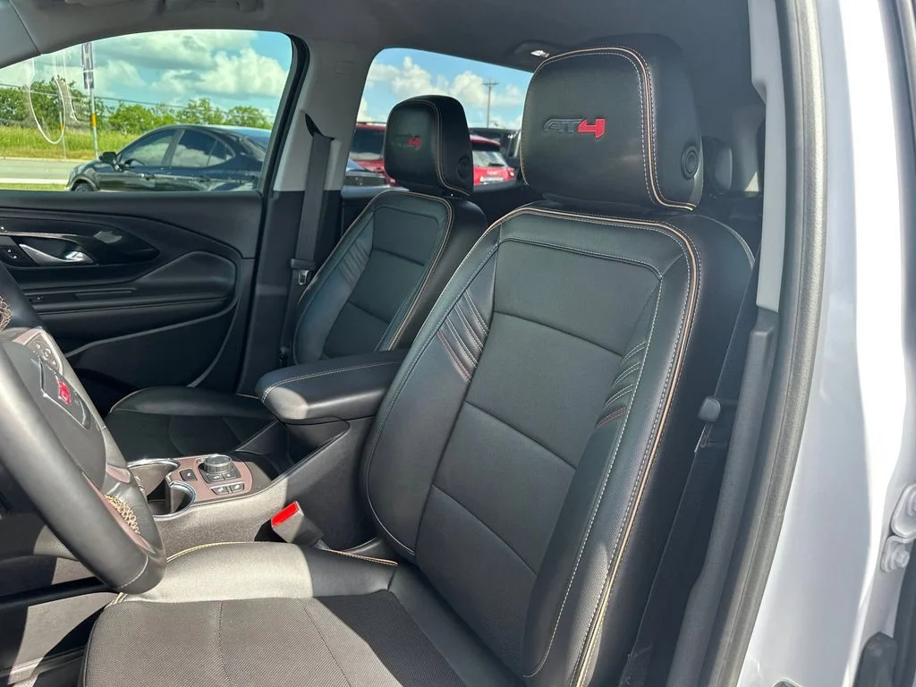 Used 2024 White GMC AT4 image 13