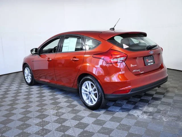 Used 2018 Red Ford SE image 6