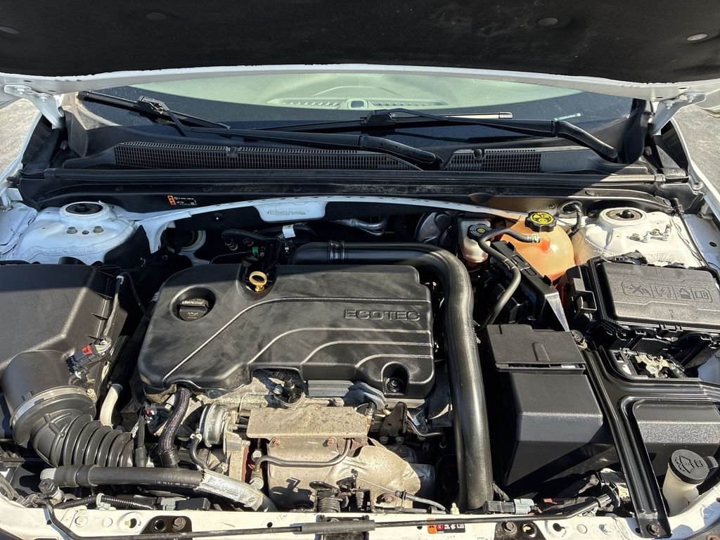 Used 2020 White Chevrolet LT image 24