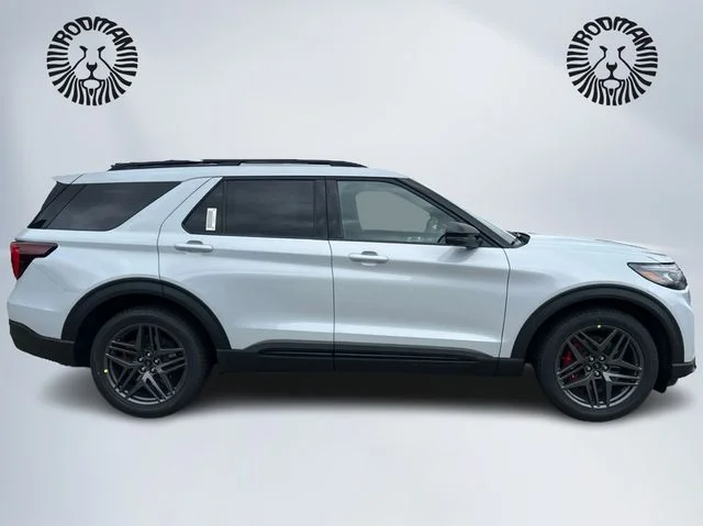 New 2026 Space White Metallic Ford ST image 5