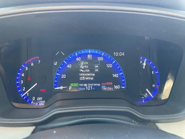 Used 2020 White Toyota LE image 13