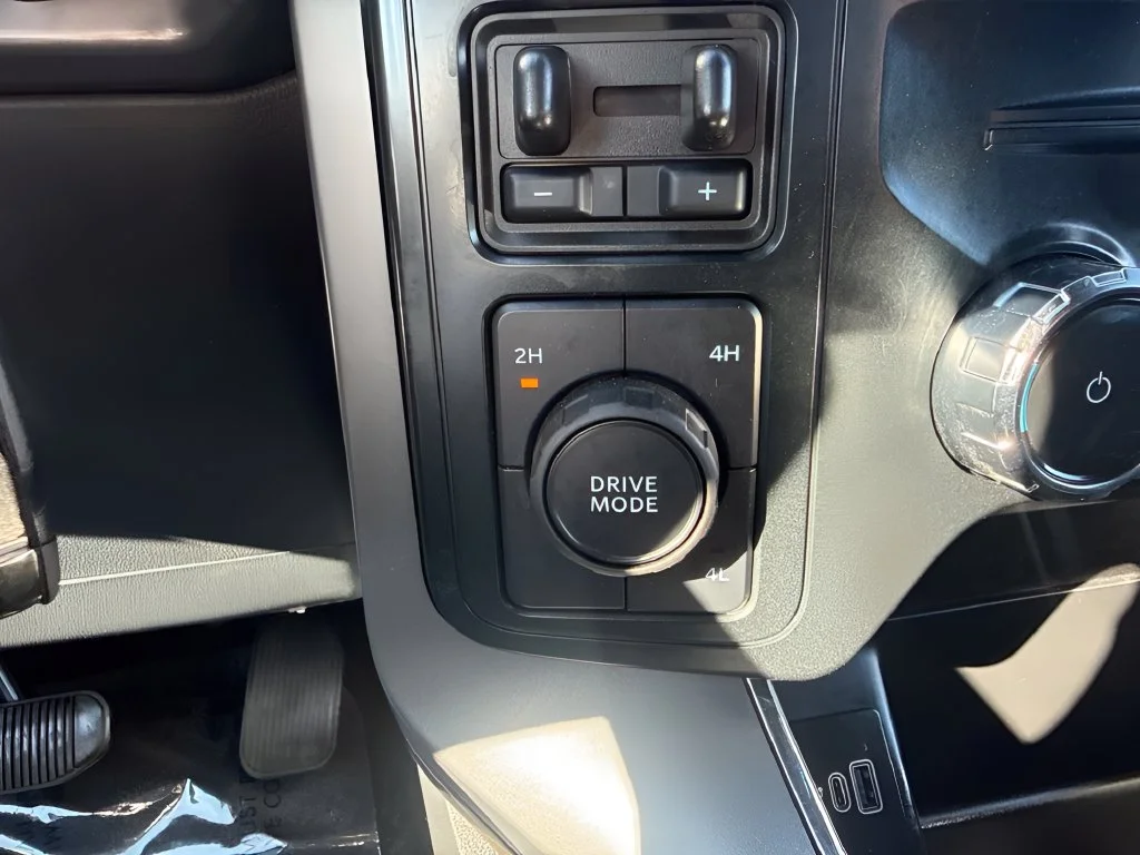 Used 2025 White Ford XLT image 19