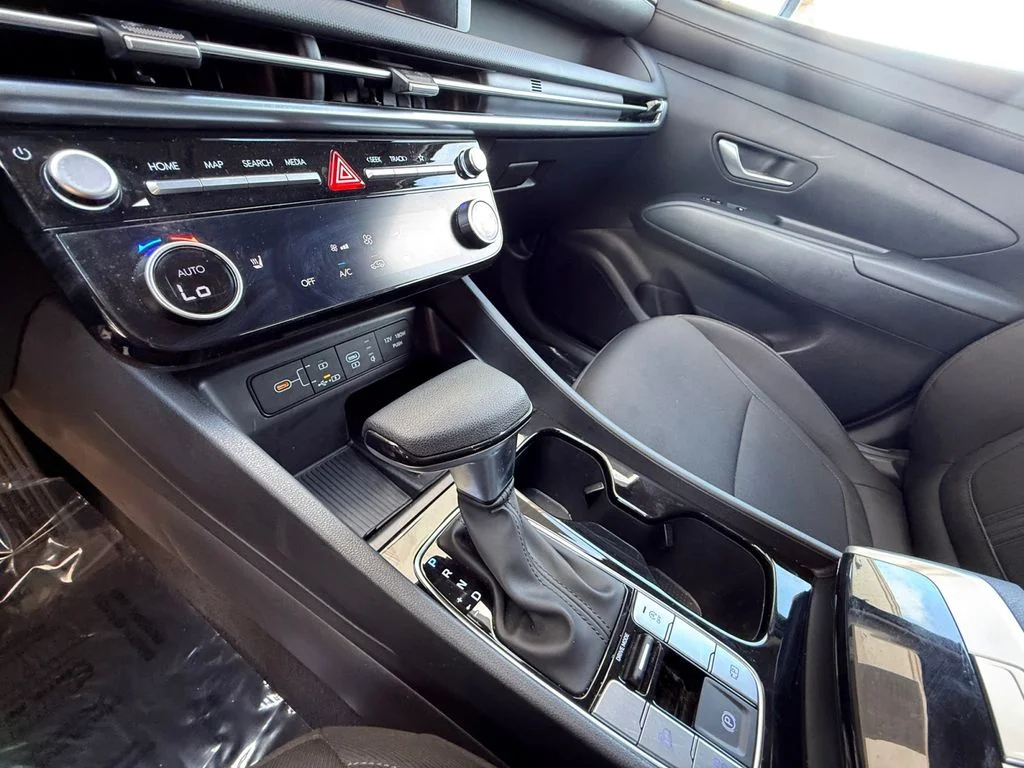 Used 2025 Silver Hyundai SEL image 22