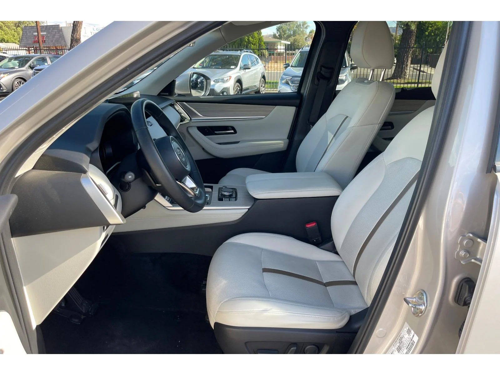Used 2024 PLATINUM QUARTZ Mazda Premium Plus image 11