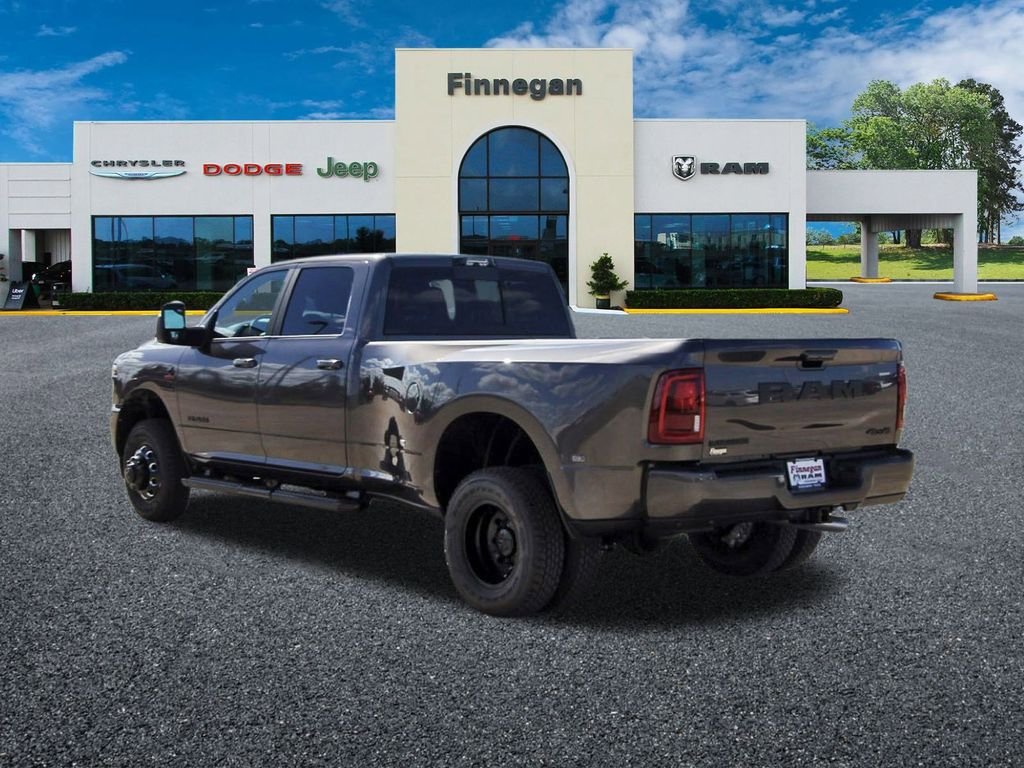 New 2026 Granite Crystal Metallic Clear-Coat Exterior Paint RAM Laramie image 4