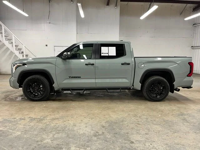 Used 2024  Toyota SR5 image 4