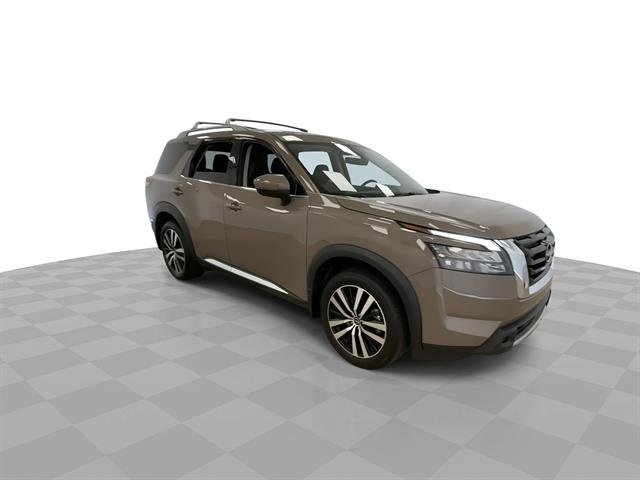 Certified Used 2025 Beige Nissan Platinum 4WD image 3