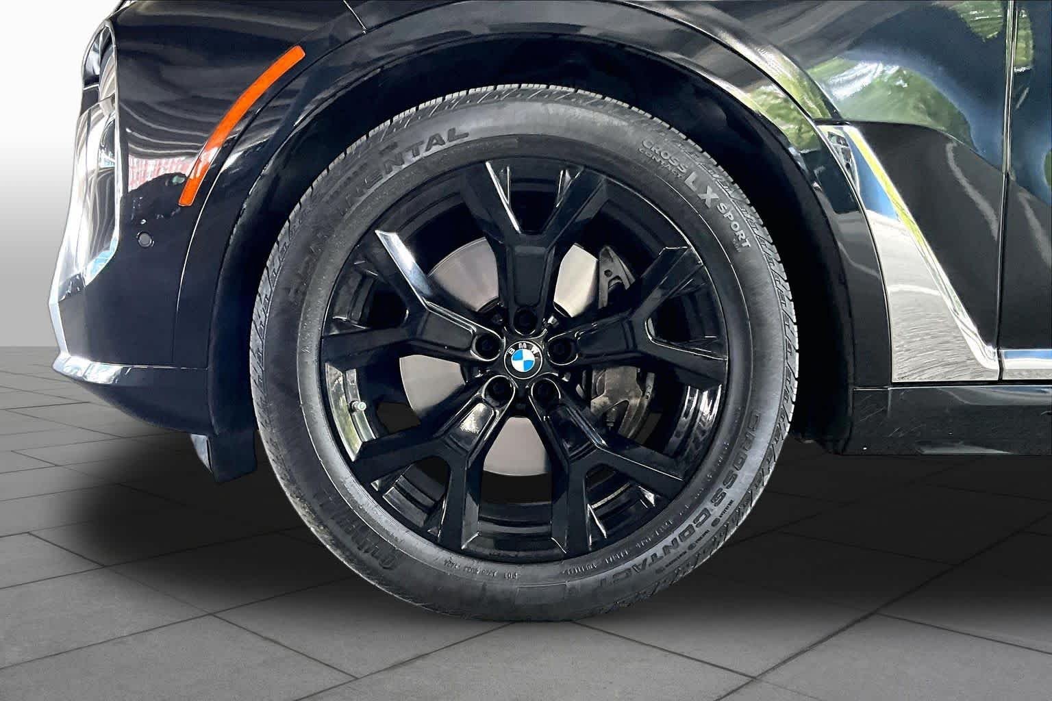 Used 2025 Black Sapphire Metallic BMW xDrive40i image 10