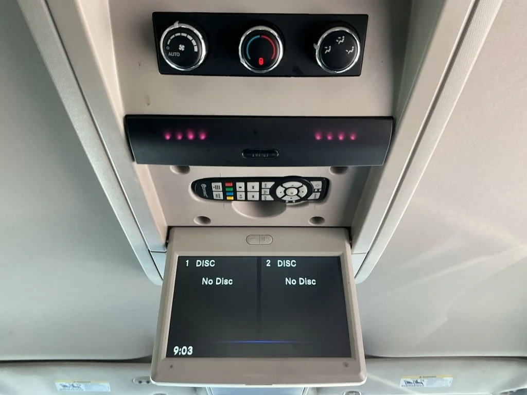 Used 2016 Silver Chrysler Touring image 29