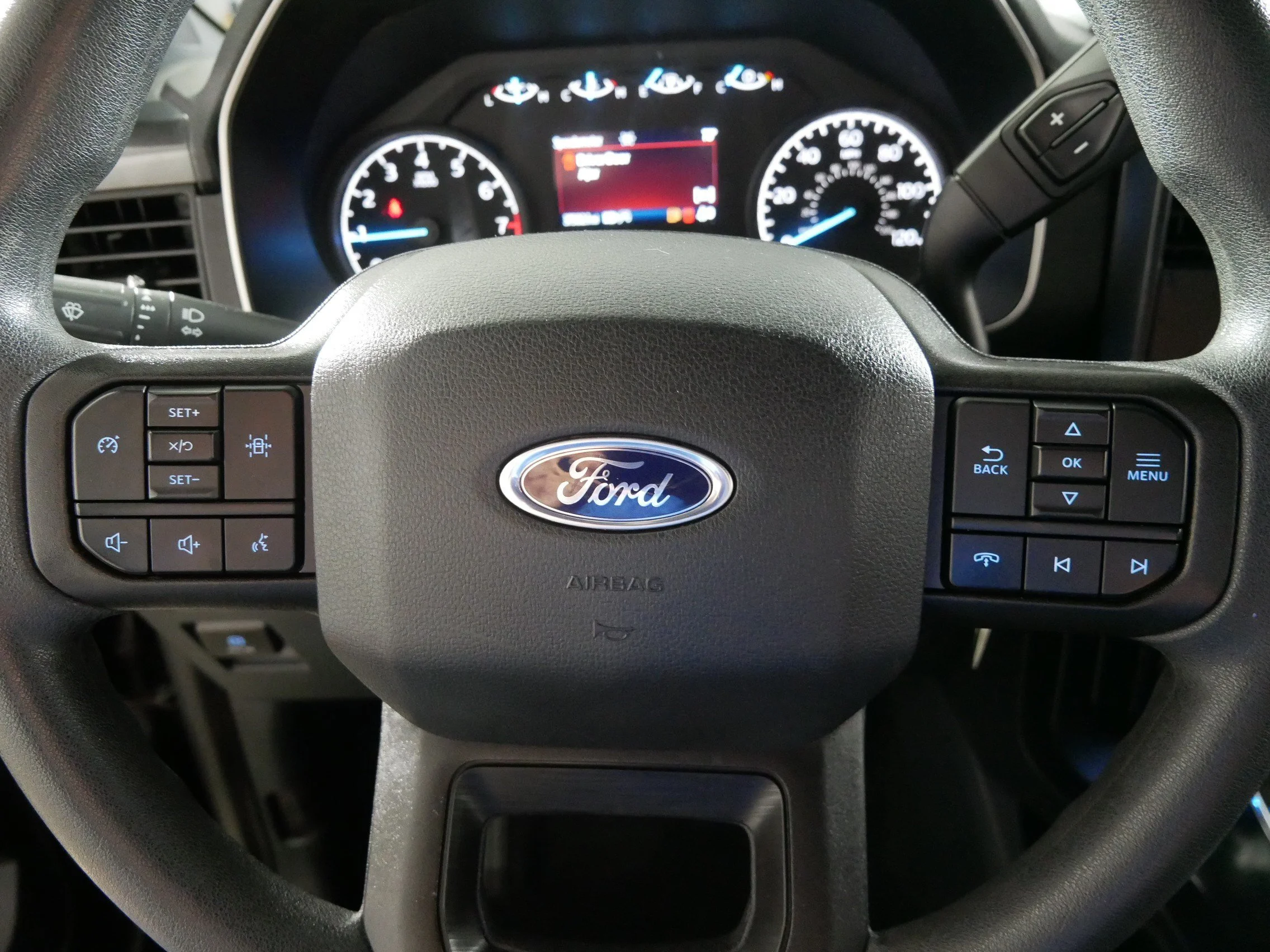 Used 2023 Agate Black Metallic Ford XLT image 25