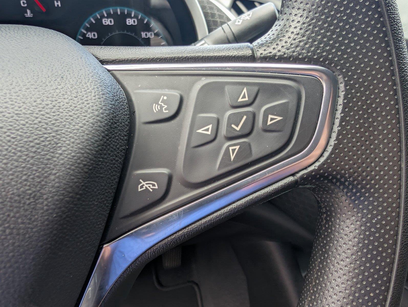 Used 2025 Lakeshore Blue Metallic Chevrolet LT image 23