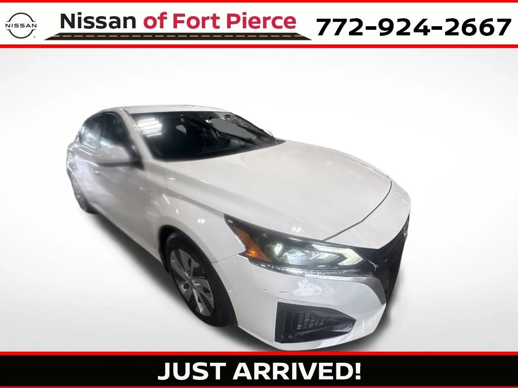Used 2023 White Nissan 2.5 S image 1