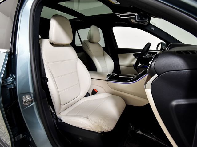 New 2026 Verde Silver Metallic Mercedes-Benz GLC 300 image 71