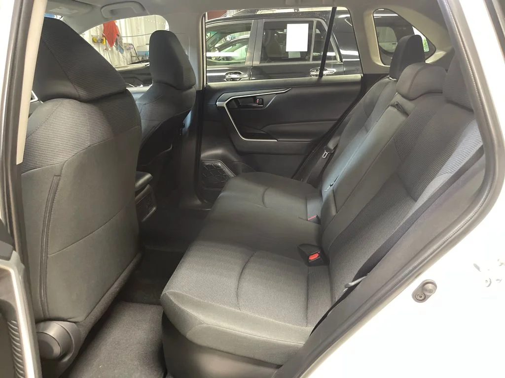 Used 2025 White Toyota LE image 25