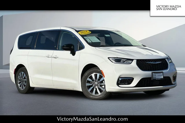 Used 2024 Chrysler Pacifica Hybrid Select