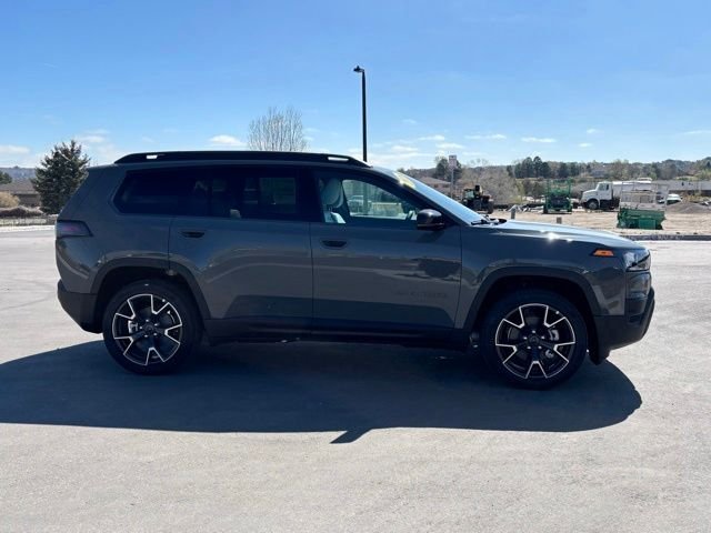New 2026 Sting-Gray Clear-Coat Exterior Paint Jeep Laredo image 7