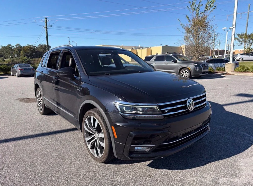 Used 2020 Black Volkswagen 2.0T SEL Premium R-Line image 3