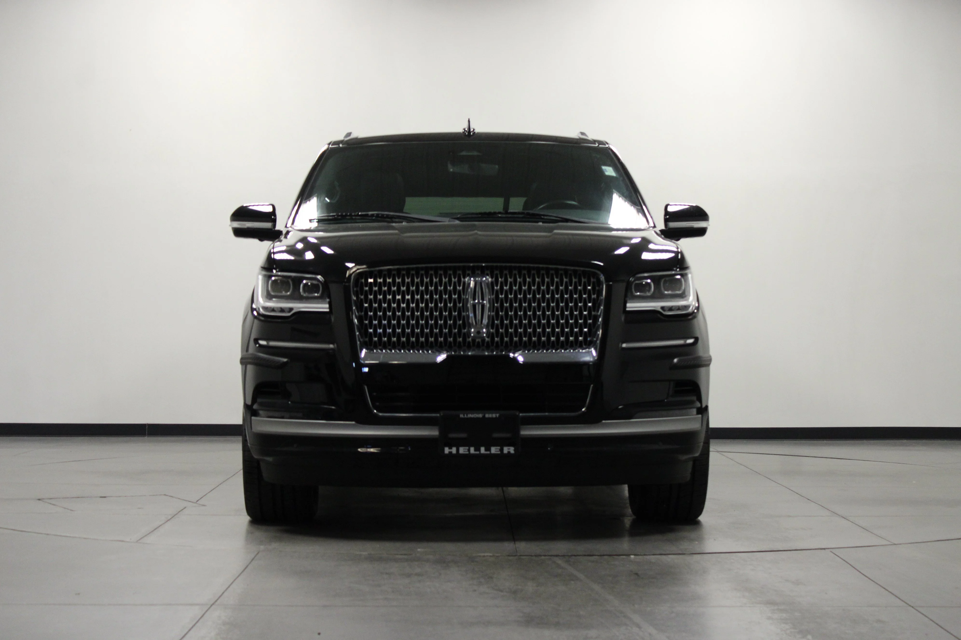 Used 2024 Black Metallic Lincoln Premiere image 9