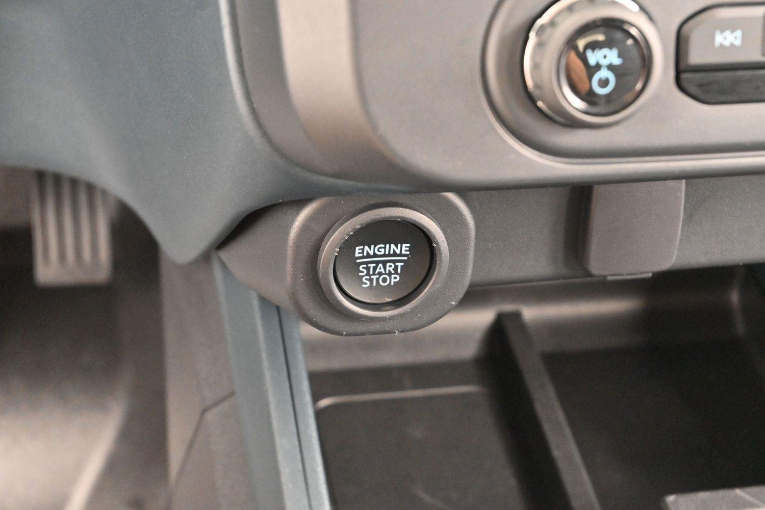 Used 2025 Oxford White Ford Lobo Standard image 25