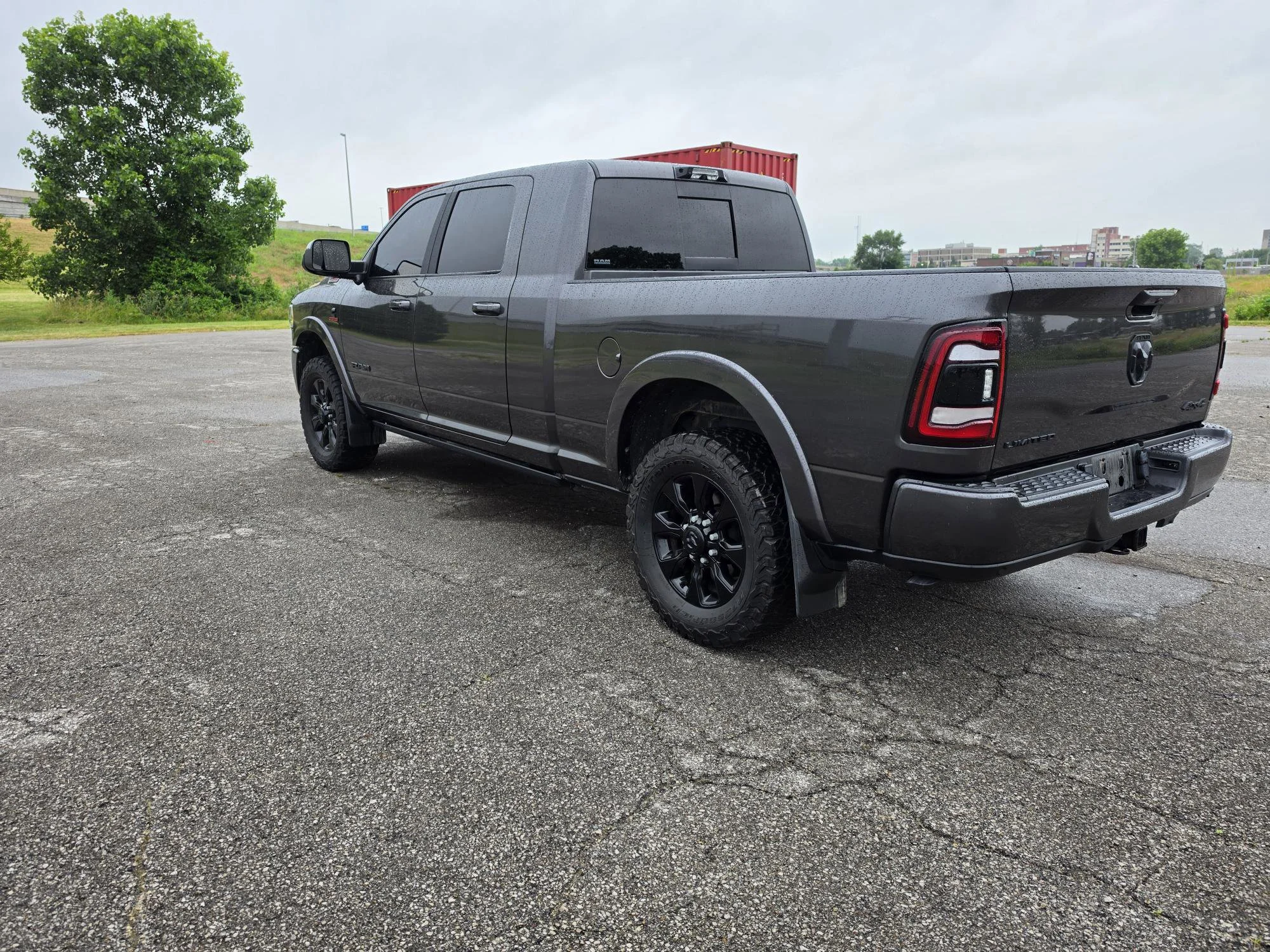 Used 2022 Granite Crystal Metallic Clearcoat Ram Limited image 6