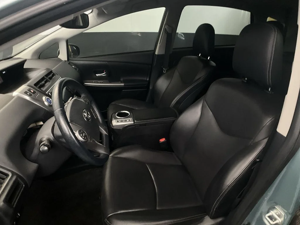 Used 2016 Sea Glass Pearl Toyota Five image 31
