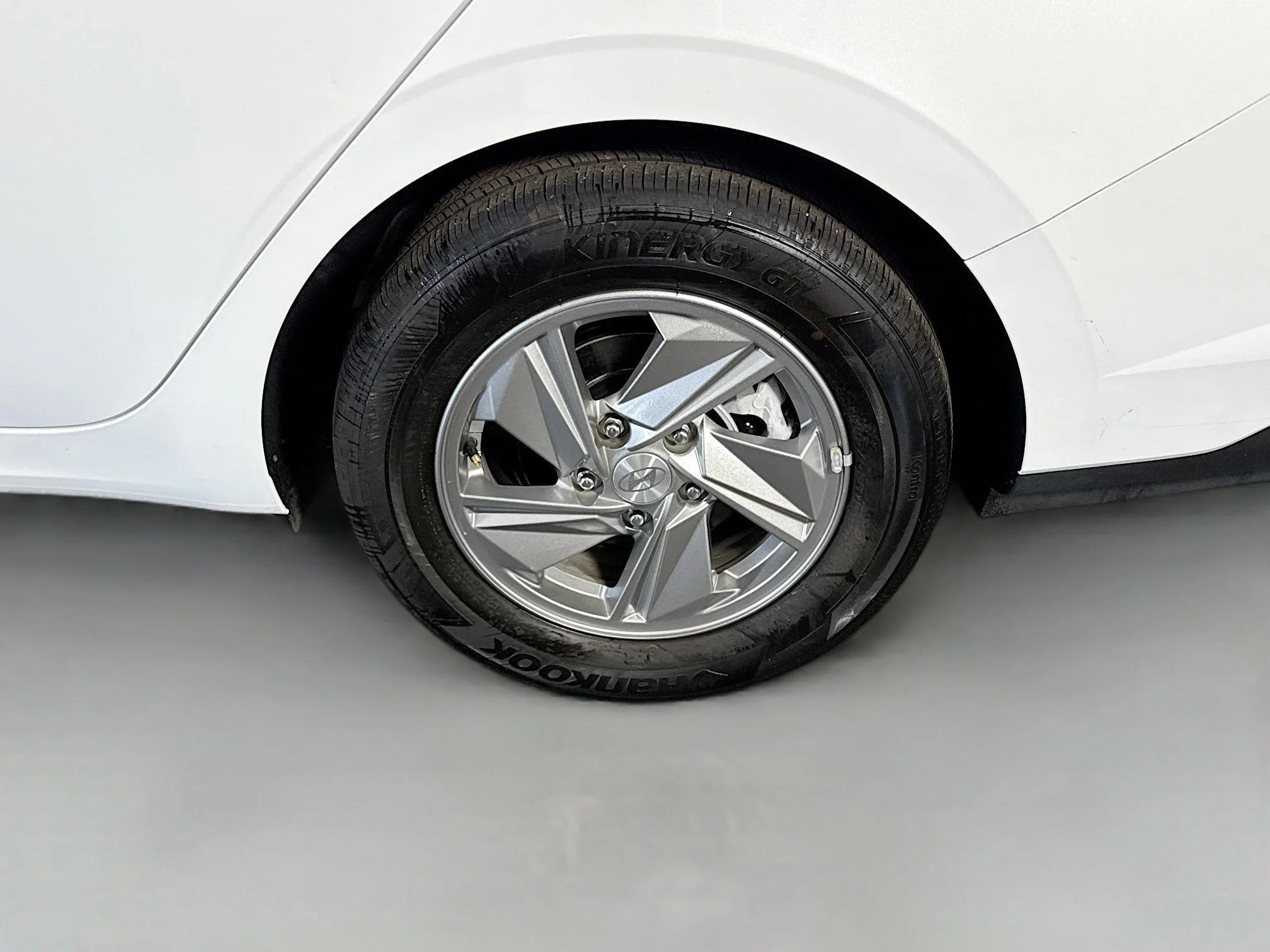 Used 2025 Serenity White Hyundai SE image 32